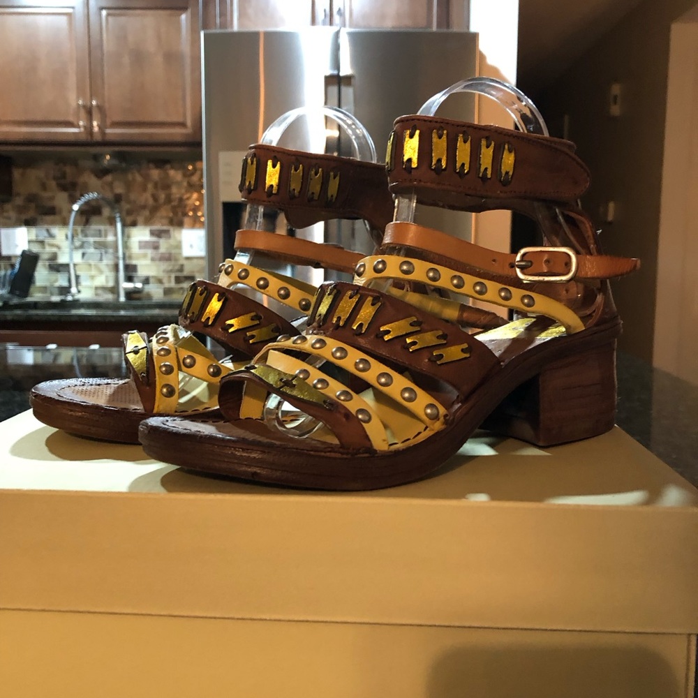 New A.S98 $349 Leather Studded Sandals EU 38